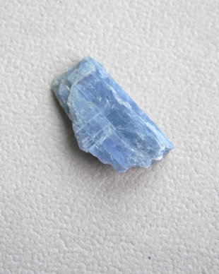 Kyanit brut (F34-5)