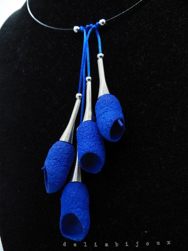 Colier handmade statement unicat - coconi de matase -albastru(cod906)