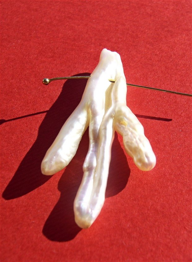 Pandantiv perla de cultura "chicken feet" aprox 22.5x44 mm