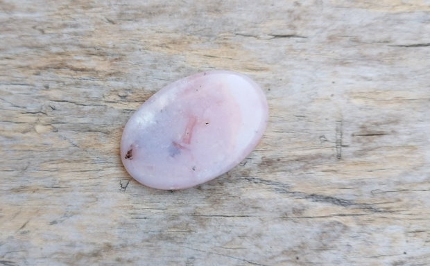 Cabochon opal roz, 38x25x4.5 mm