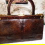 Poseta  autentic  vintage , spectaculoasa, piele  ferma,  cadru metalic  solid ,