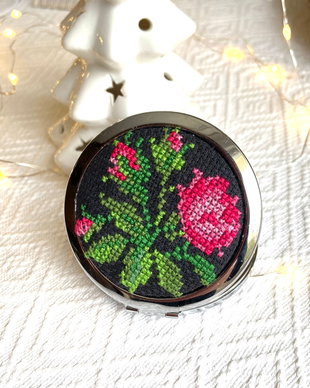 Oglinda dubla cu aplicatie de broderie manuala