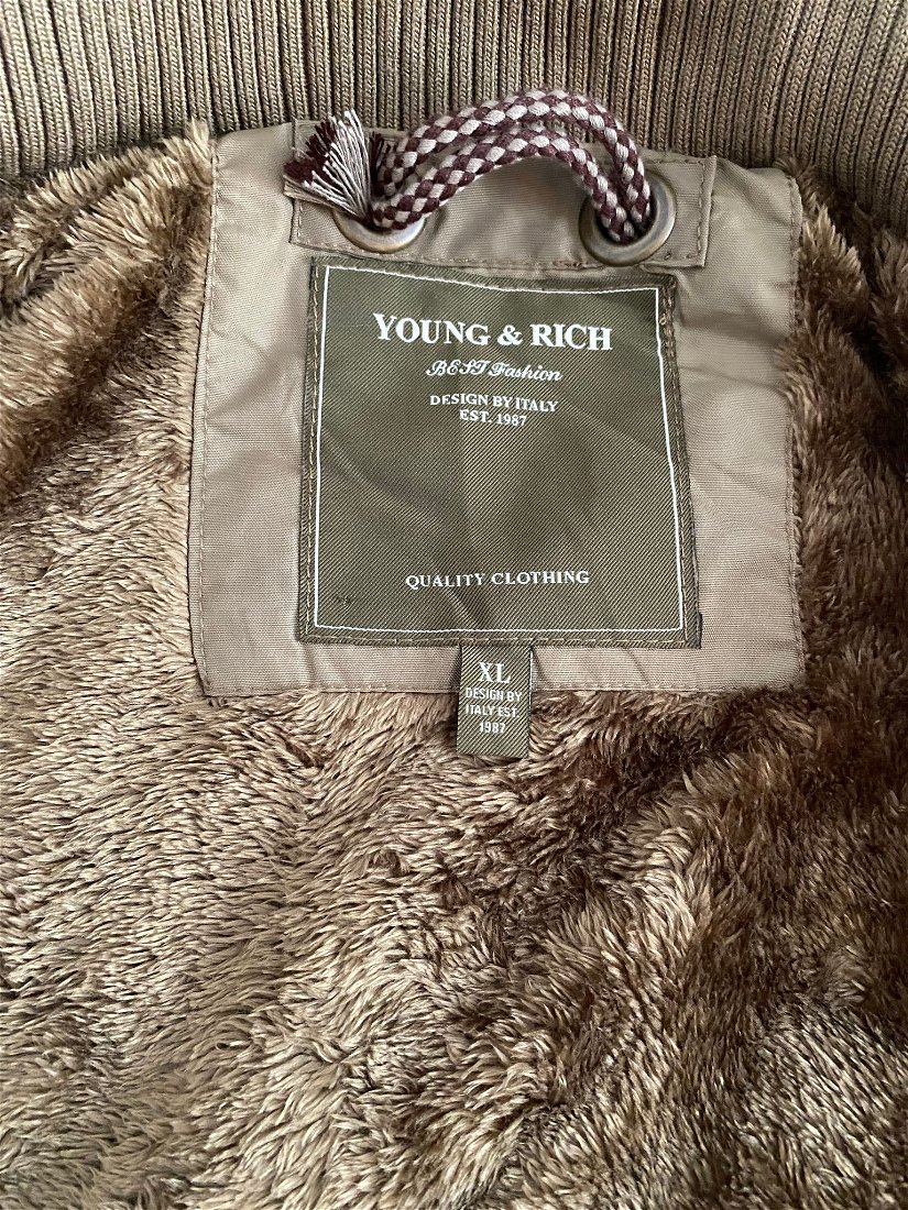 Haină marca Young&Rich