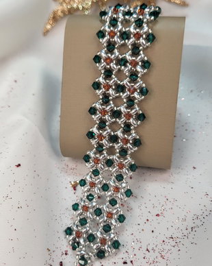Bratara din margele de nisip si cristale Swarovski