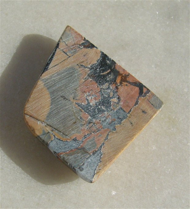 Cabochon Maligano Jasper (lucrat manual in India) aprox 6x28x33 mm
