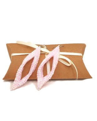 cercei lungi roz, bijuterii handmade, bijuterii femei, cadou handmade, cercei mireasa