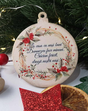 glob din lemn personalizat pentru bradul de Craciun - nasi
