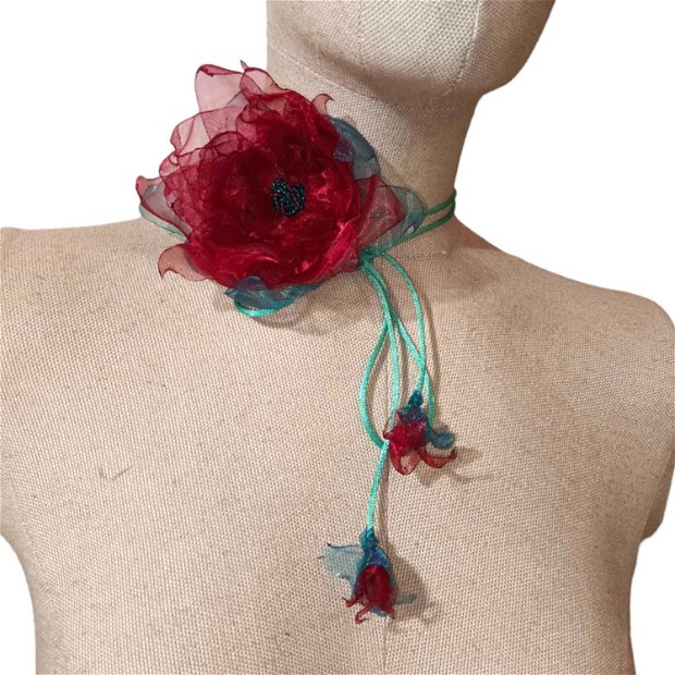 Floarea Craciunului - Colier choker cu floare rosie din organza