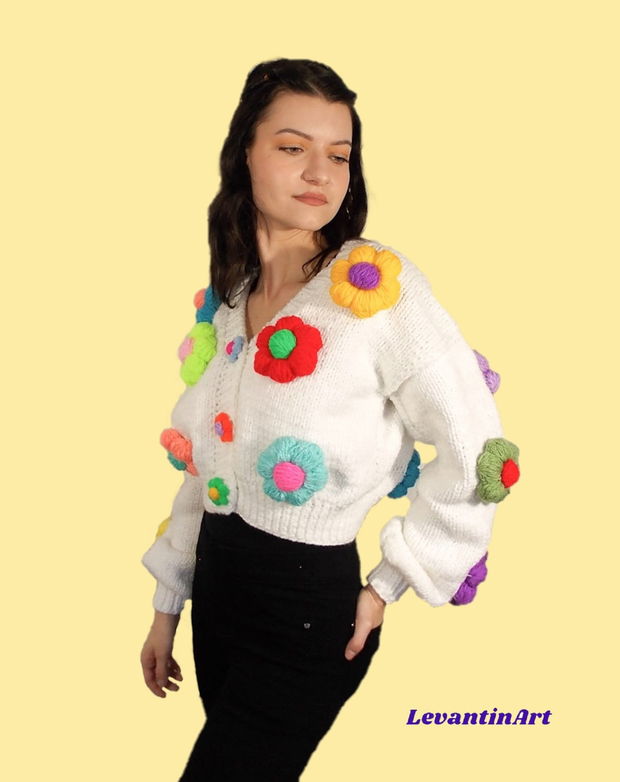 Cardigan scurt tricotat cu flori 3D mari, multicolore. Cardigan crop ballon. Cardigan cu nasturi lucrat manual. Jacheta bomber. Pulover oversized descheiat. LA COMANDA