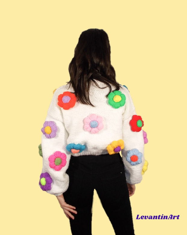 Cardigan scurt tricotat cu flori 3D mari, multicolore. Cardigan crop ballon. Cardigan cu nasturi lucrat manual. Jacheta bomber. Pulover oversized descheiat. LA COMANDA