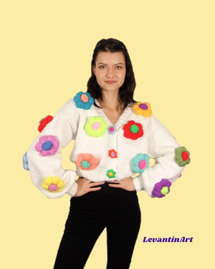 Cardigan scurt tricotat cu flori 3D mari, multicolore. Cardigan crop ballon. Cardigan cu nasturi lucrat manual. Jacheta bomber. Pulover oversized descheiat. LA COMANDA