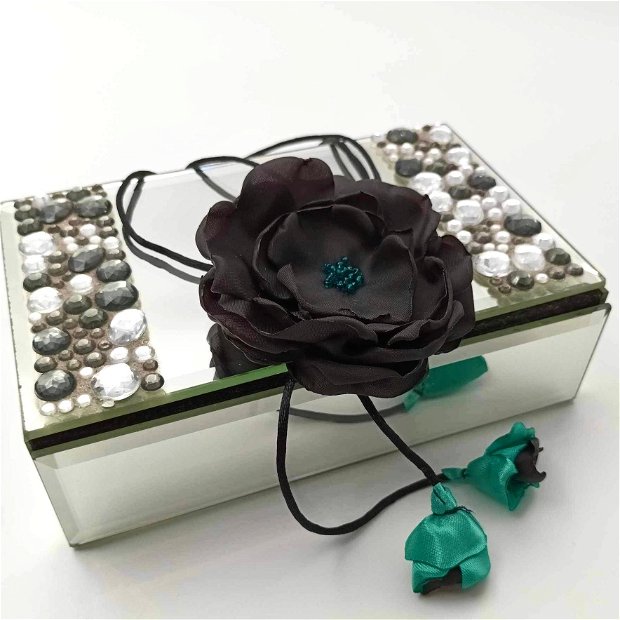 Colier floare neagra pe snur , Floare textila handmade
