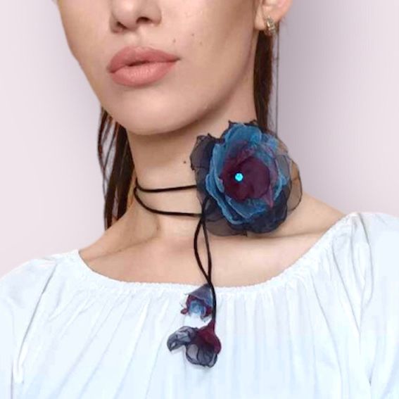 Colier tip choker pe snur cu floare textila, Colier multistrat cu floare albastra din organza