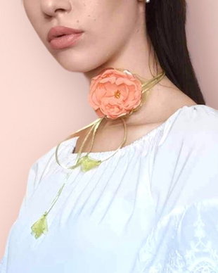 Choker floral pe snur, Colier tip choker multistrat cu floare voal portocaliu somon