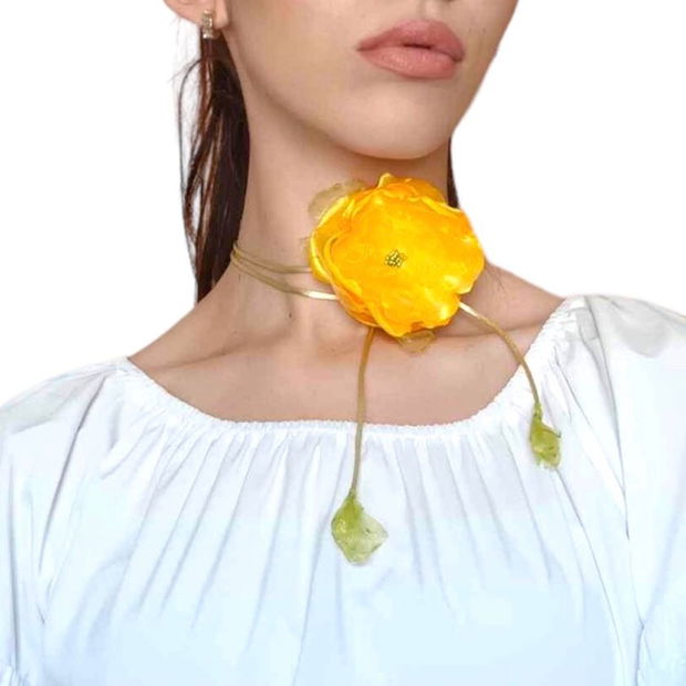 Choker snur cu floare galbena, Colier multistrat floare satin, Bijuterie handmade florala