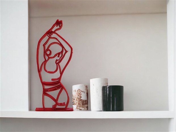 Libertatea transpusa intr-o figurina - Eleganță Single line, pentru Masă sau Birou, accesoriu de design interior cu forma unei siluete feminine, culoare rosu velvet