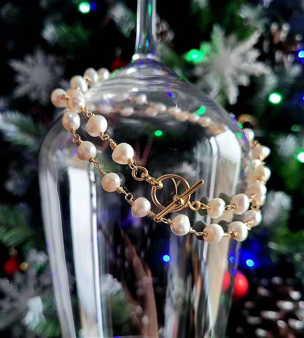 Colier din perle naturale și accesorii aurite