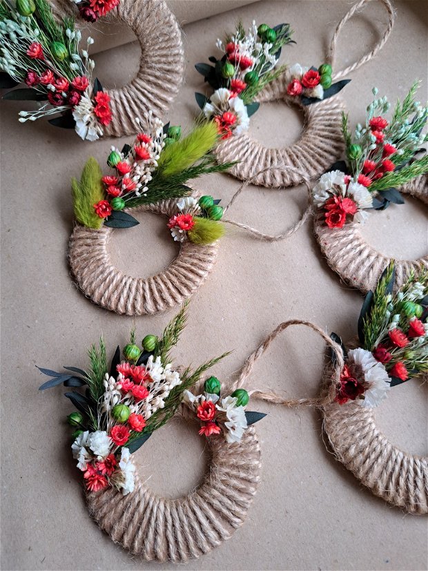 Cadouri Crăciun - Set 3 ornamente rotunde pentru brad ,Iută și flori naturale uscate