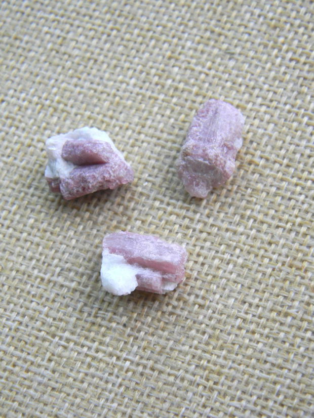 Specimen - turmalina roz (rubelit) (C45)