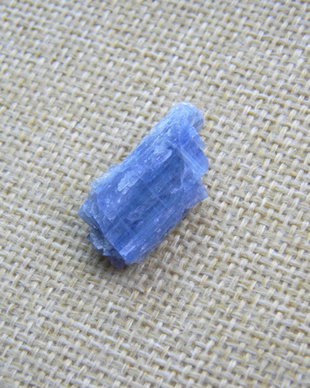 Kyanit brut (C45)