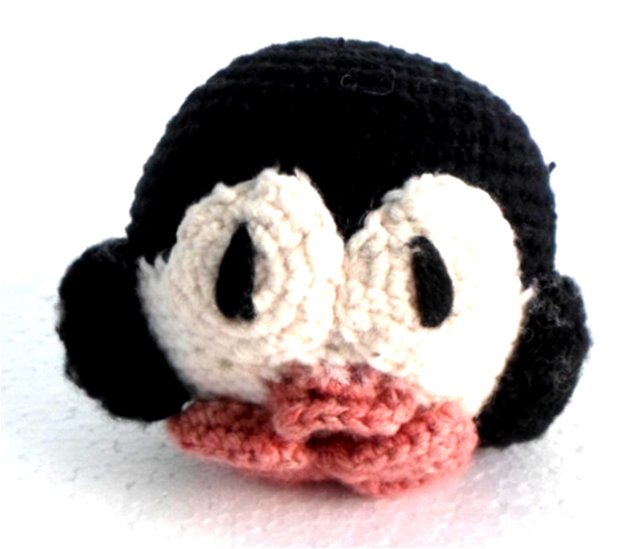 Pinguin rotund negru