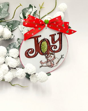 Glob lemn pentru Craciun, unicat, decorat manual, cu inscriptia Joy, Fun016