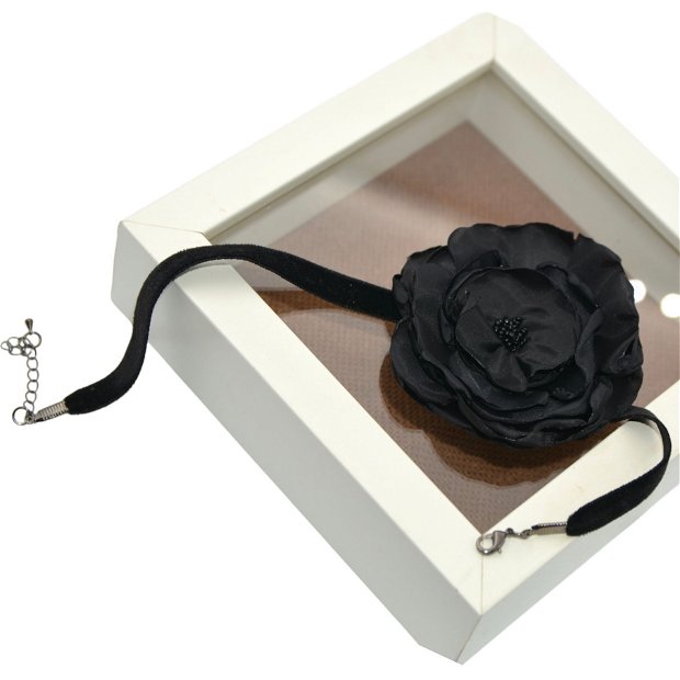 Choker elegant catifea cu floare satin, Colier tip choker negru, Floare neagra realizata manual