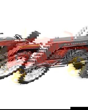 Model tractor rosu