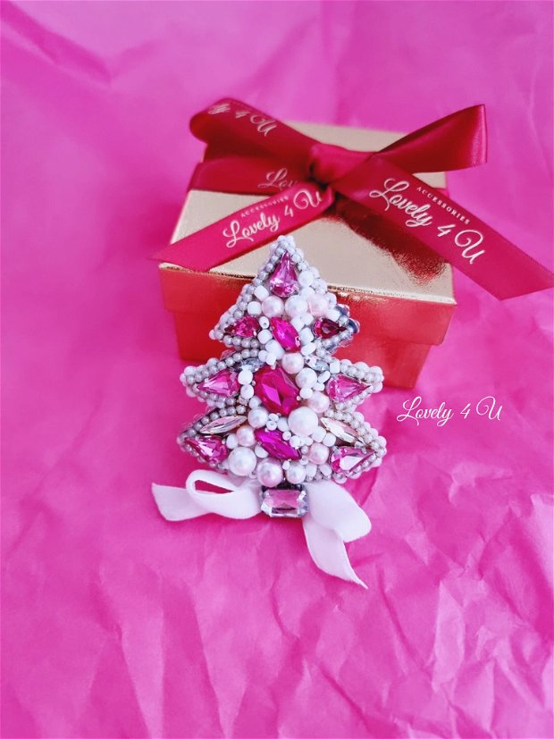 ROMELIA Broșa cadou cu insemnatate - Brăduț cu mesaj, Broșa de Crăciun handmade, Brosa in formă de brad cu perle și pietrele,