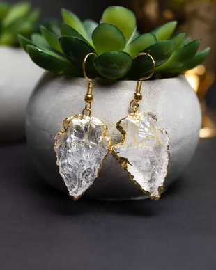 Cercei Cristal Cuart Alb Stanca Model Sageata Placat Cu Aur 18K Boho Ameya