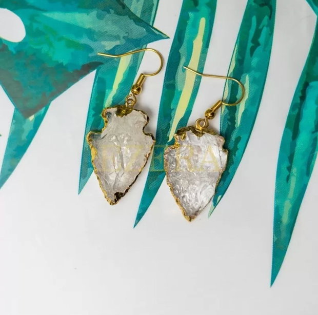 Cercei Cristal Cuart Alb Stanca Model Sageata Placat Cu Aur 18K Boho Ameya