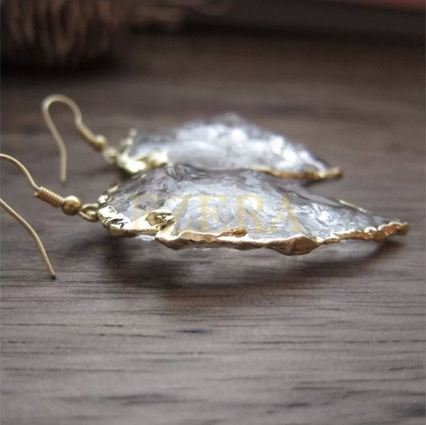 Cercei Cristal Cuart Alb Stanca Model Sageata Placat Cu Aur 18K Boho Ameya