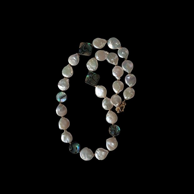 Colier din perle de cultura si margele din sidef abalone
