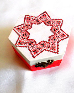 cutie lemn decorata cu motiv traditional 43607