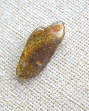 Chihlimbar slefuit (C45)
