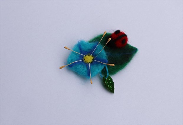 Brosa `Floare albastra`