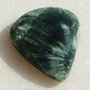 Cabochon serafinit (lucrat manual in India) aprox 3.5x21x24 mm