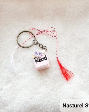 Breloc(martisor): Iubesc sa citesc