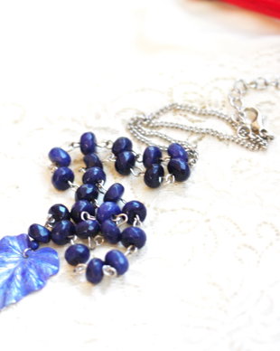 Colier cu lapis lazuli si frunza albastra