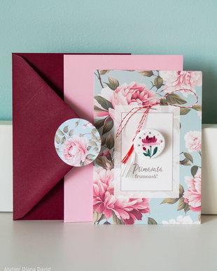 Martisor - brosa, lucrat si pictat manual cu plic si felicitare - Model 3 - Bujor