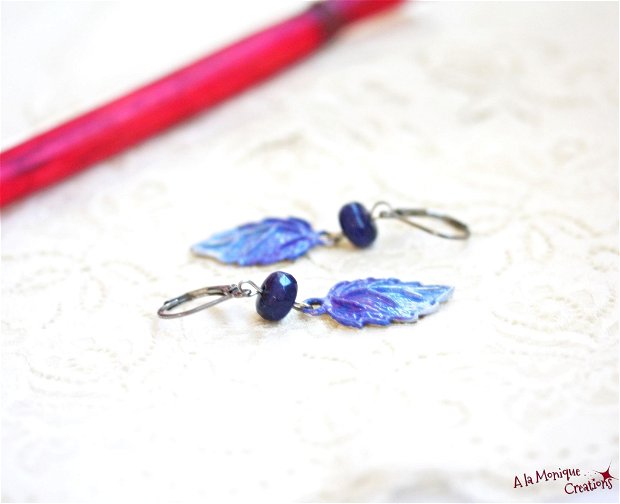 Cercei cu lapis lazuli si frunze albastre