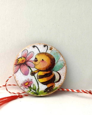 Martisor din lemn, pentru copii, cu albinuta
