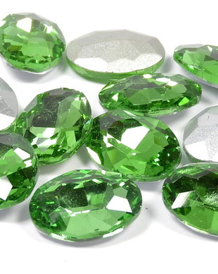 Cabochon din sticla, oval, 18x13 mm, peridot