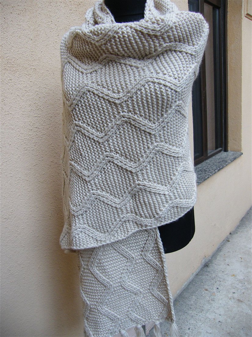 Noua/esarfa  tricotata