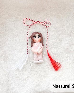 Brosa (martisor): Asistenta