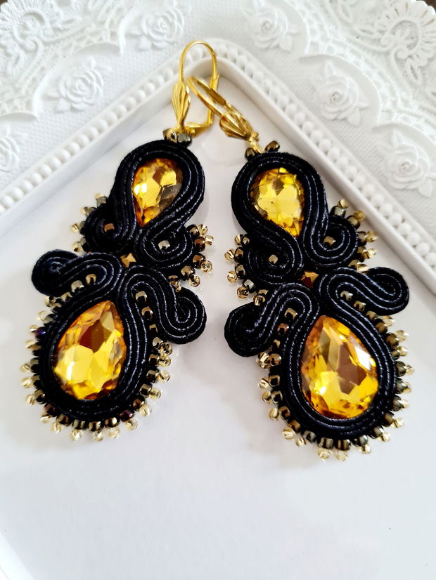 Cercei negri soutache cu cristale aurii