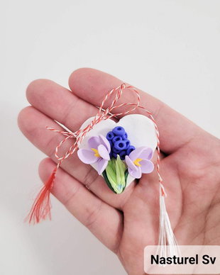 Brosa (martisor): Inimioara cu flori