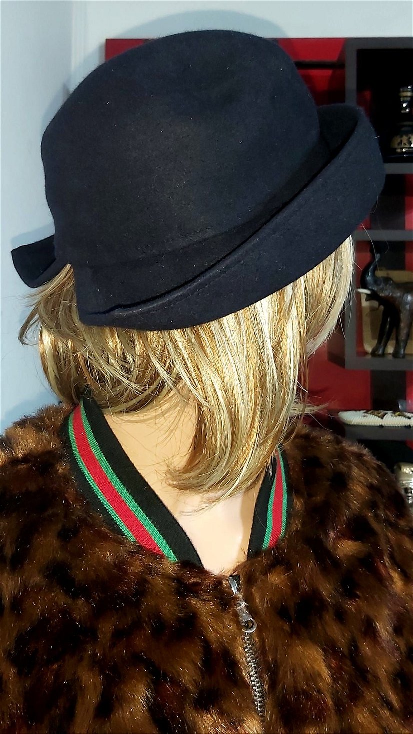 Pălărie vintage  din stofa lana cod 09