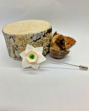 Mărțișor pin narcisă