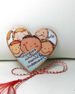 Martisor personalizat pentru educatoare / invatatoare